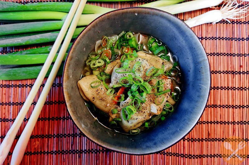 Vietnamesisk soppa med dumpling